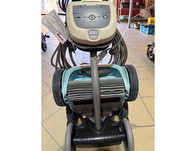 Barracuda Robotic Pool Cleaner
Used pool cleaning ...