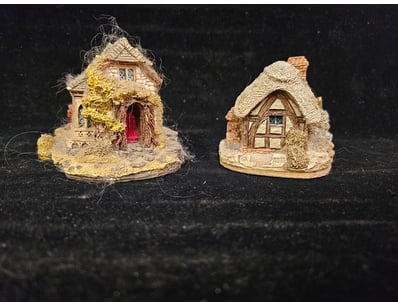 Antiques, Vintage & Interior Treasures (A1006) - Lot 100347