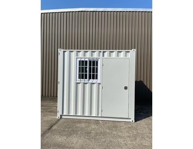 UNRESERVED Containers, Shower Blocks & Work Benches - Lot 3