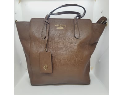 GUCCI MADE IN ITALY TAUPE PEBBLED LEATHER TOTE BAG...