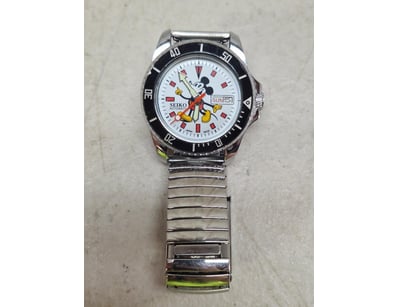 The Curio Collection (A996) - Lot 2013