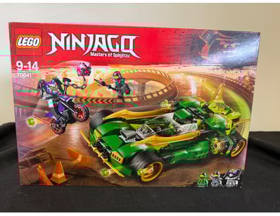 **UNRESERVED** LIFETIME COLLECTION OF LEGO PART... - Lot 602