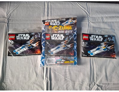 **UNRESERVED** LIFETIME COLLECTION OF LEGO PART... - Lot 370
