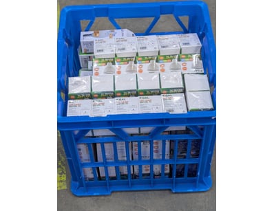Bulk lot of LED lighting fixtures and components c...