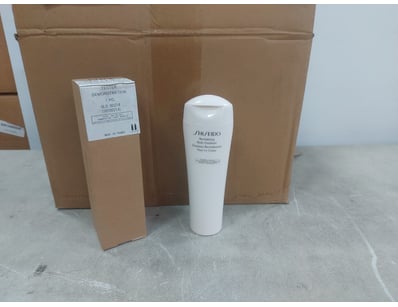 Shiseido, Revitalising Body Emulsion, Model: SH102...