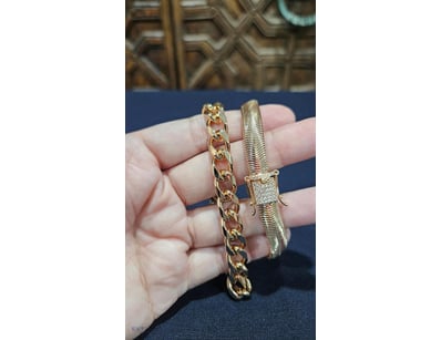2XPCS ROSE GOLD PLATED   BRACELETS 

Total Item We...