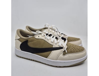 Designer Vault (A984) - Lot 7622