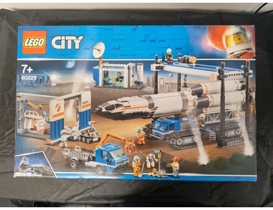 **UNRESERVED** COOKIE'S LIFETIME COLLECTION OF ... - Lot 935