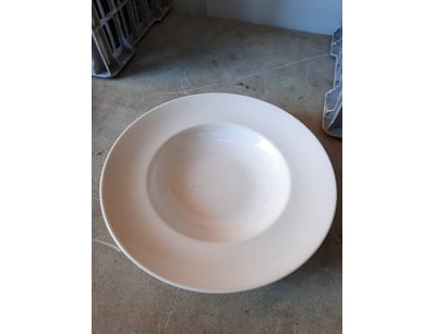 Bowls, white finish, diameter 31cm.

SOLD AS LOT....