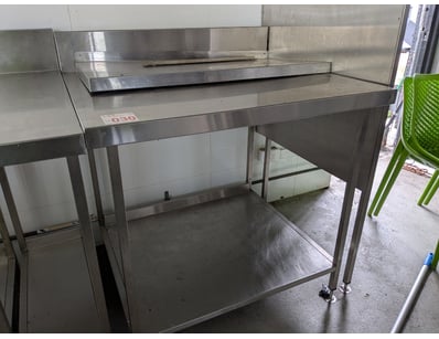 Commercial Restaurant Kitchen Equipment - Busine... - Lot 32