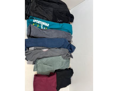 Entire Vintage Clothing Store Liquidation (ON11... - Lot 336