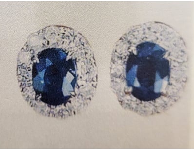 18K WHITE GOLD DIAMOND AND SAPPHIRE EARRINGS

A ...