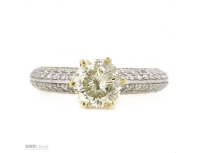 14K YELLOW GOLD AND DIAMOND, CLASSIC RING.      

...