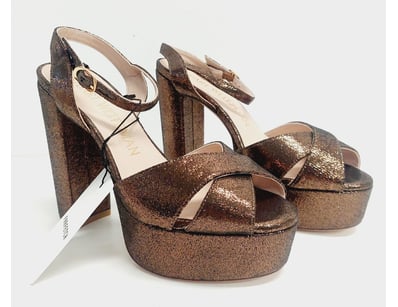 Designer Vault (A988) - Lot 9001