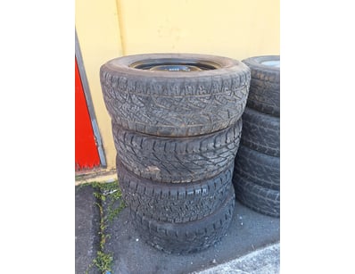Set of 4 Toyota Hilux 4x4 Tires

