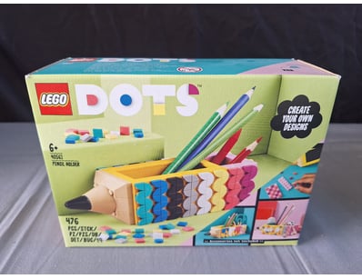 **UNRESERVED** LIFETIME COLLECTION OF LEGO PART... - Lot 317