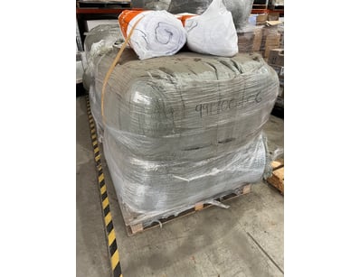 Quilts, grand pacific, size; Queen, wool

Dimensio...