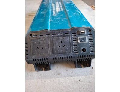 Kings Adventure 3000W DC to AC Power Inverter

M...