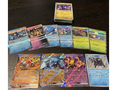 ASSORTED BULK JAPANESE POKÉMON CARDS INCLUDING HOL...