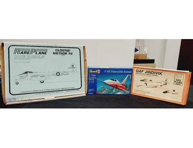VINTAGE AIRCRAFT MODEL KIT COLLECTION - THREE RARE...