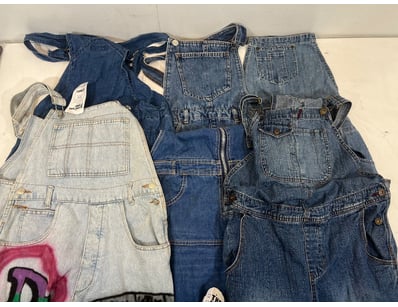 Entire Vintage Clothing Store Liquidation (ON11... - Lot 105