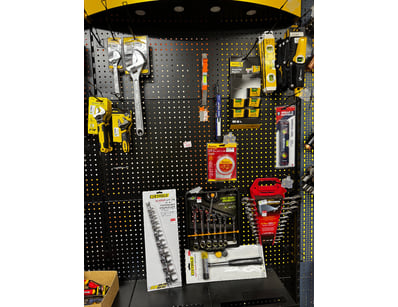 Distribution Business Equipment Liquidation (ON... - Lot 151