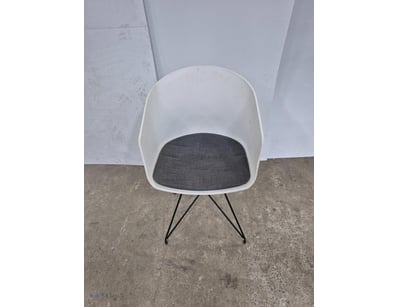 Chair, white with grey cushion, black legs

Dimens...