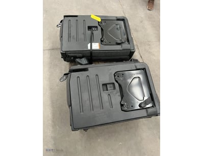 2x Toyota Commuter Double Fold Down Seats

Inspe...