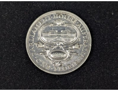 1927 AUSTRALIAN 8 PEARL PARLIAMENT HOUSE FLORIN
...