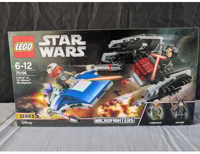 **UNRESERVED** LIFETIME COLLECTION OF LEGO PART... - Lot 130