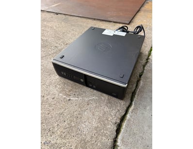 HP Compaq 8200 Elite Small Form Factor desktop com...