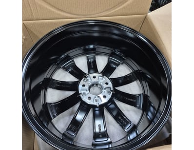Mitsubishi genuine 20-inch alloy wheel (Part numbe...