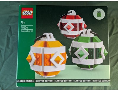 **UNRESERVED** LIFETIME COLLECTION OF LEGO PART... - Lot 272