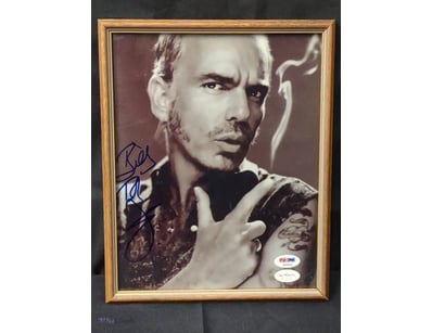 THIS IMAGE SHOWS A FRAMED, AUTOGRAPHED PHOTOGRAPH ...