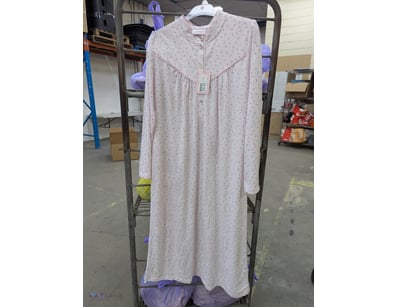 RRP:$79.95, Schrank Daisy Nightgown, size 10

