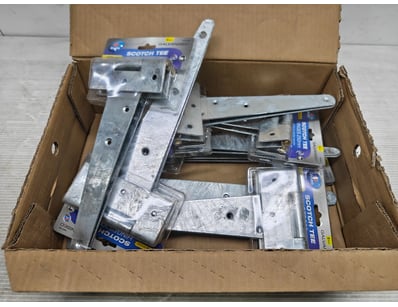 Hardware, including 250mm, 300mm Scotch tee hinges...