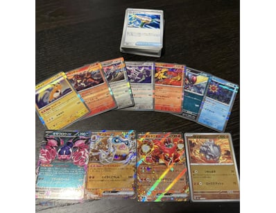 ASSORTED BULK JAPANESE POKÉMON CARDS INCLUDING HOL...