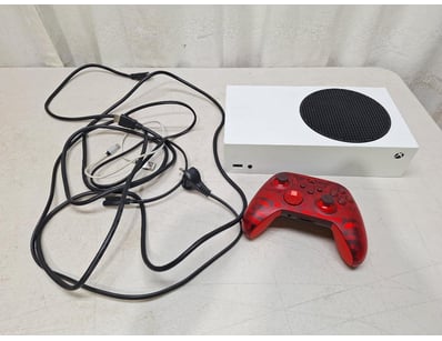 Gadgets, Music & Pastimes (A984) - Lot 300