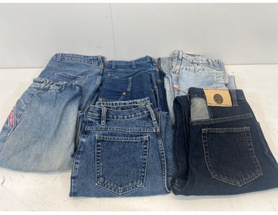 Entire Vintage Clothing Store Liquidation (ON11821) - Lot 45