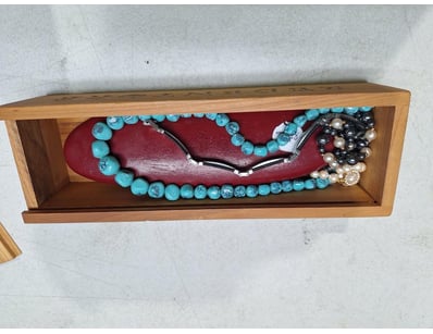 The Curio Collection (A985) - Lot 1034