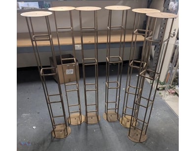 Set of 6 tall bar  VEVOR metal column stands featu...