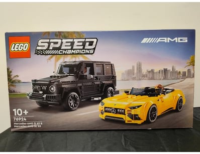 **UNRESERVED** LIFETIME COLLECTION OF LEGO PART... - Lot 927