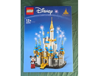 **UNRESERVED** LIFETIME COLLECTION OF LEGO PART... - Lot 289