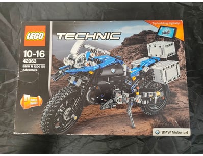 **UNRESERVED** COOKIE'S LIFETIME COLLECTION OF ... - Lot 579