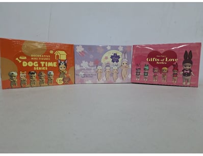 Desk monitor mini figure sets

SOLD AS LOT

