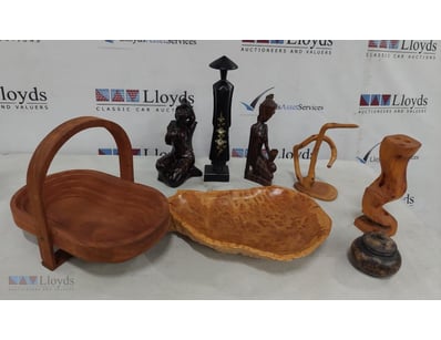 ASSORTED WOODEN DECORATIVE ITEMS INCLUDING, COLLAP...