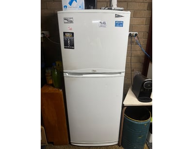 Distribution Business Equipment Liquidation (ON... - Lot 233