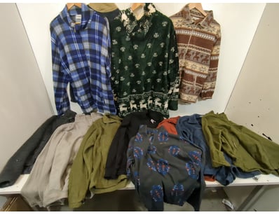 Entire Vintage Clothing Store Liquidation (ON11... - Lot 182