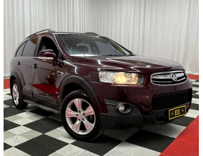 <b>2013 Holden Captiva 7 CX - Red - 202,086km - 3....