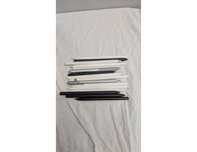 UNRESERVED Airport - Lost Property (A980) - Lot 651